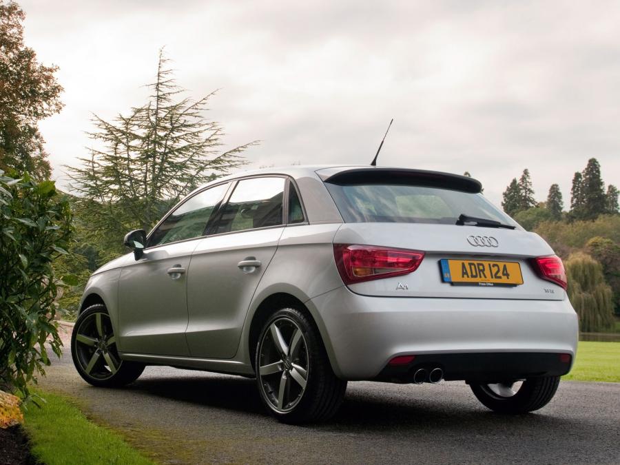  Audi A1 Sportback TFSI 2012 года  (UK) (фото 4 из 21)